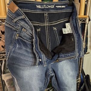 WallFlower Women's Luscious Curvy Bootcut Mid-Rise Insta Stretch Jeans